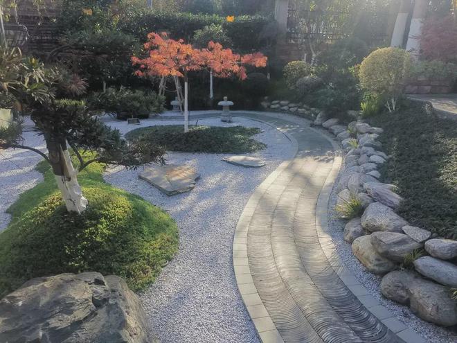別墅庭院景觀三個簡單的提高庭院氣質的園路設計案例